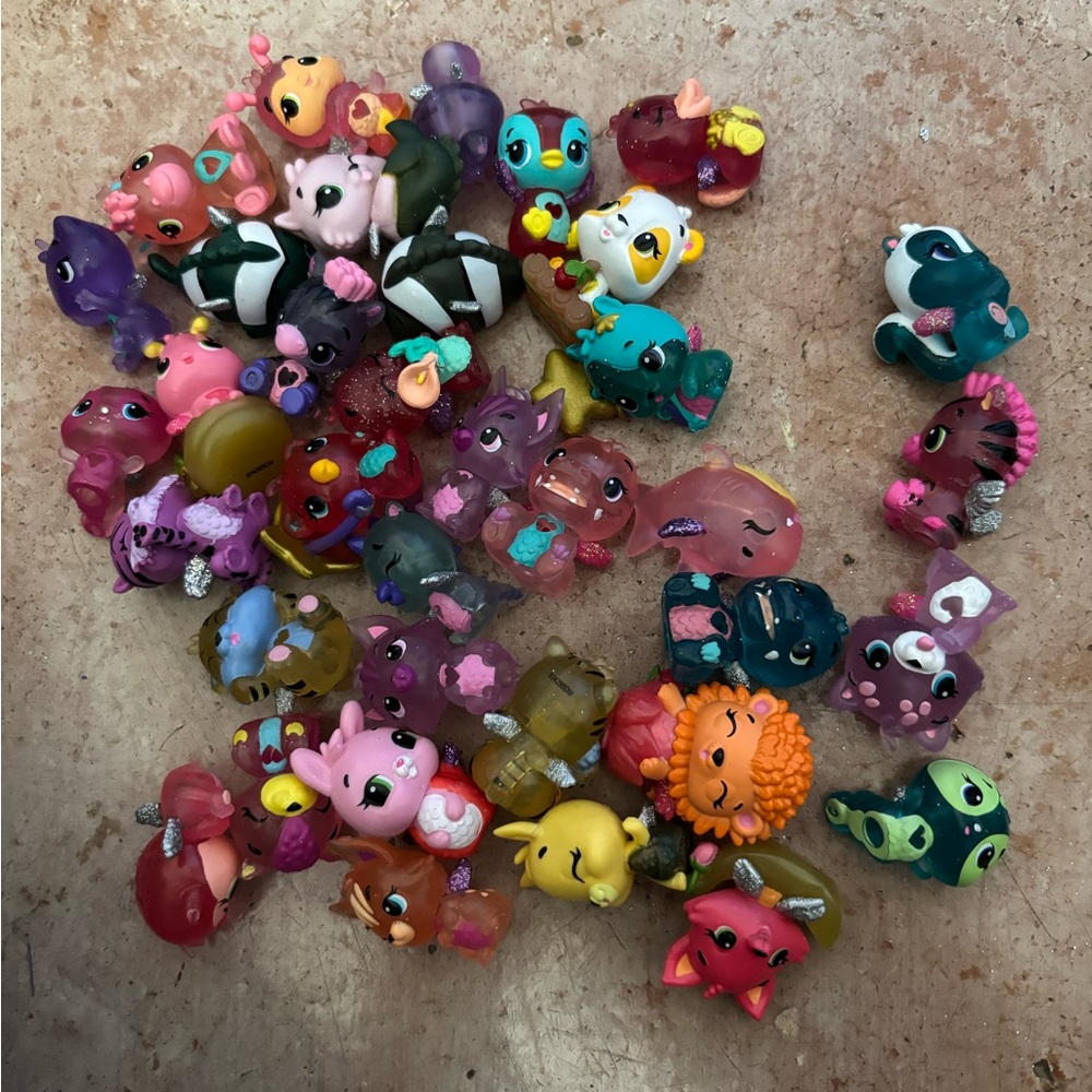 Hatchimals Small Pet Figurines Set